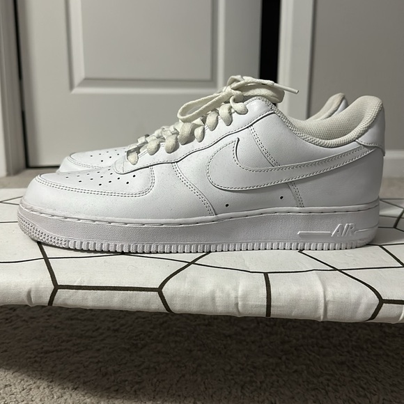 Used Like New Nike Air Force Ones - Picture 2 of 5